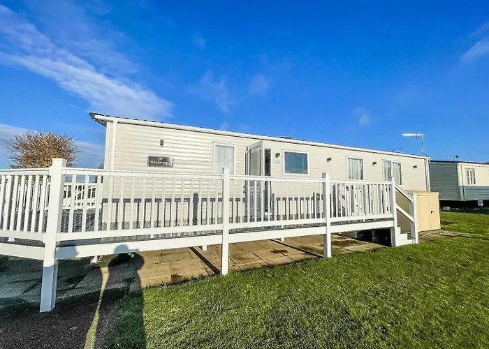 Spacious Caravan With Large Decking Area, Perfect To Enjoy The Sun, Ref 23058C